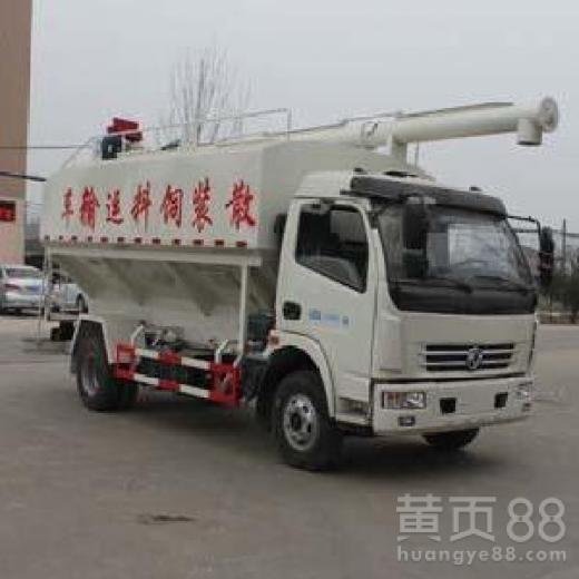 五環(huán)散裝顆粒飼料運(yùn)輸車與起吊車的協(xié)同應(yīng)用